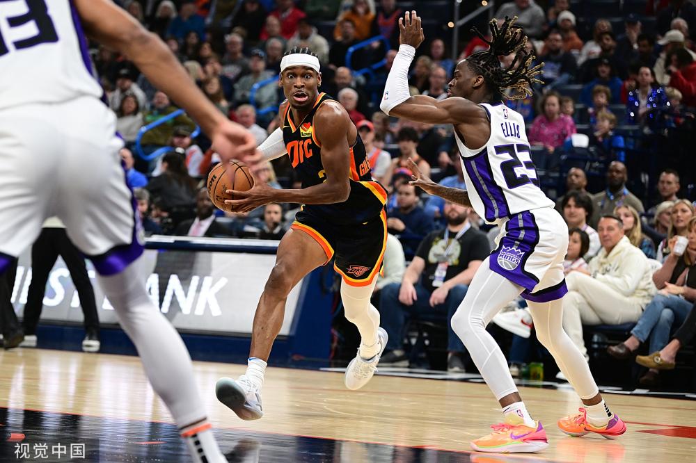 通过媒体与 通过媒体与